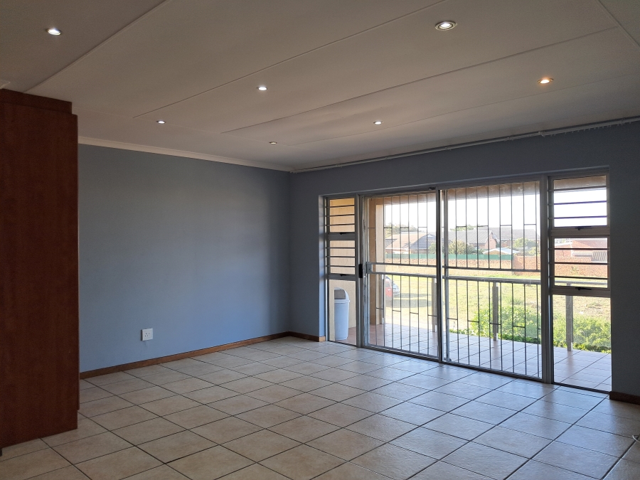 To Let 2 Bedroom Property for Rent in Wavecrest Eastern Cape